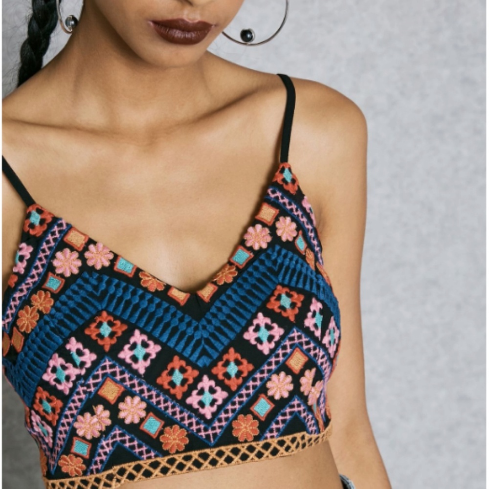 MISSGUIDED Embroidered Bralette